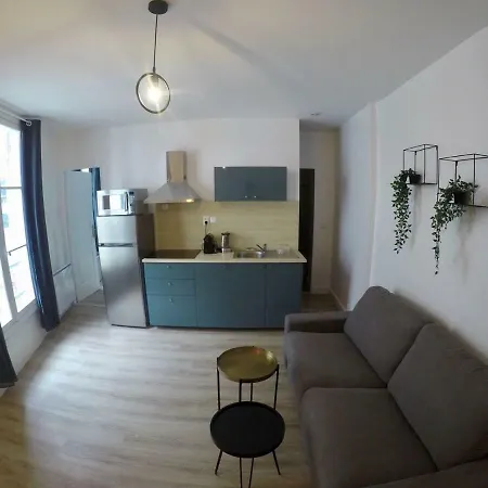 Le Port Neuf Apartman *